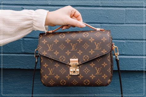 how to tell real louis vuitton bags from fake|louis vuitton bag scam.